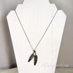 Vintage Two Feathers Black Rhinestone Pendant Necklace
